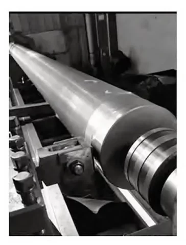 Figure 1. Slender shaft under processing